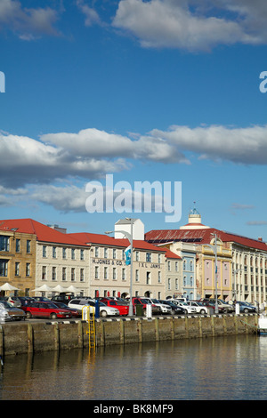 Il Henry Jones Art Hotel e la storica Henry Jones Jam Factory, Hunter Street, Victoria Dock, Hobart, Tasmania, Australia Foto Stock