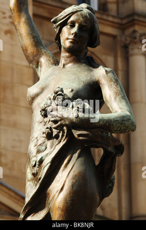 Statue dal celebre scultore Vittoriano Alfred Drury in stile art nouveau bronzi Foto Stock