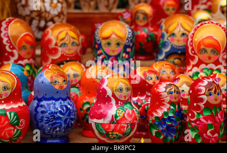 Matrioska Matrioshkas colorato bambole bambola, Babushka Babushkas russo bambola colorato bambole,russo bambola nidificata bambole Foto Stock