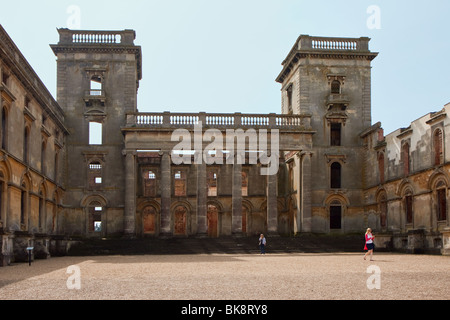Corte Witley rovine formali giardini e fontane classica Foto Stock