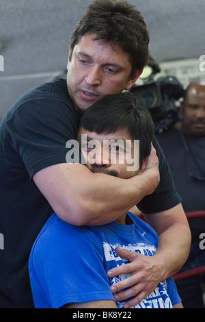 Alex Ariza prepara Manny Pacquiao per allenamento Media Day Marzo 2010 Foto Stock