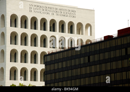 Il Palazzo della Civiltà Italiana, noto anche come Palazzo della Civiltà del Lavoro Foto Stock