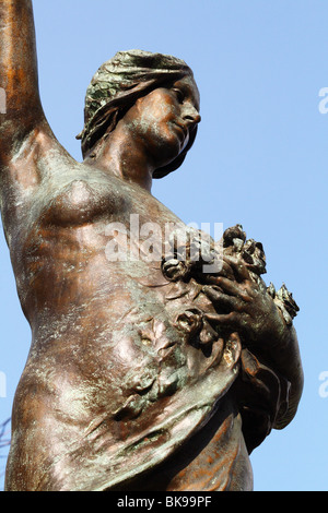 Statue dal celebre scultore Vittoriano Alfred Drury in stile art nouveau bronzi Foto Stock