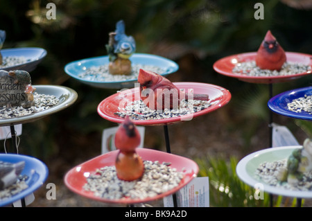 Colorati volatili alimentatori per vendita a Kanapaha Spring Garden Festival Gainesville Florida Foto Stock