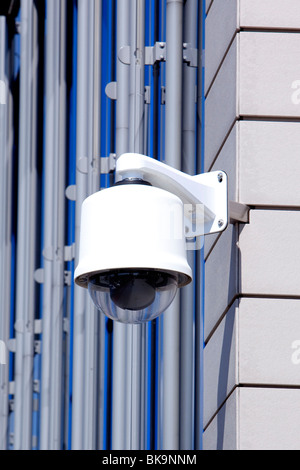 Telecamera di sorveglianza presso la sede aziendale di Fresenius SE società in Bad Homburg von der Hoehe, Hesse, Germania, Eur Foto Stock