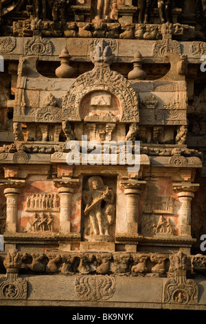 I dettagli delle colonne del tempio di Airatesvara in Dharasuram, Kumbakonam, Tamil Nadu, India Foto Stock