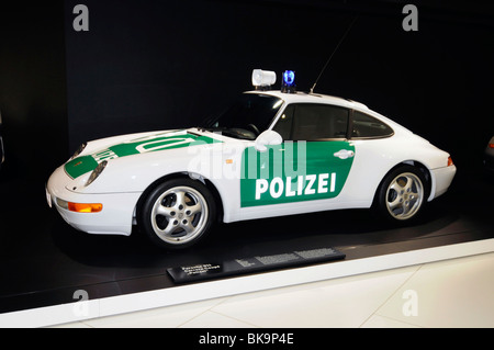 Porsche 911 Carrera Coupe Policecar, nuovo Porsche Museum, 2009, Stoccarda, Baden-Wuerttemberg, Germania, Europa Foto Stock