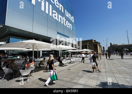 Piazza Castello con il Kunstmuseum e Konigsbau, Stoccarda, Baden-Württemberg, Germania Foto Stock