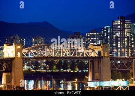 Burrard ponte in False Creek Harbour Vancouver British Columbia Canada Foto Stock