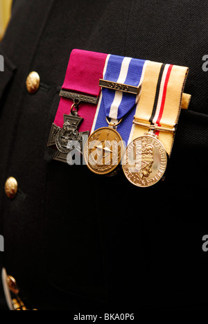 Caporale Johnson Beharry indossa il suo medaglie. Egli è il primo destinatario vivente in 40 anni di ottenere il VC (Victoria Cross). Foto Stock