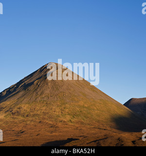 Glamaig e Red Cuillin Hills, Sligachan, Isola di Skye in Scozia Foto Stock