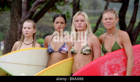 BLUE CRUSH (2002) MIKA BOOREM, Michelle Rodriguez, Kate Bosworth, SANOE LAKE BCRU 001 1097 Foto Stock