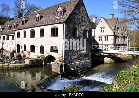 Xvi secolo Egypt Mill Hotel e ristorante, Stroud Road, Nailsworth, Gloucestershire, England, Regno Unito Foto Stock