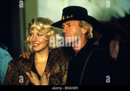 CROCODILE DUNDEE II (1988) LINDA KOZLOWSKI, PAUL HOGAN CR2 008 Foto Stock