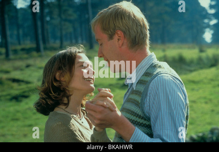 DANCING AT LUGHNASA (1998) CATHERINE MCCORMACK, RHYS IFANS DANL 070 Foto Stock