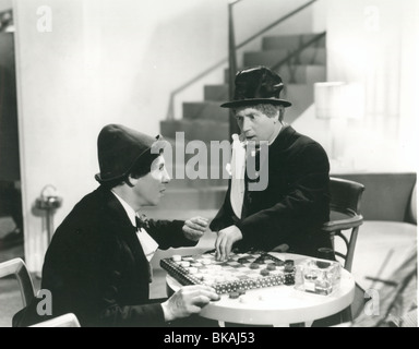 Una giornata di gare (1937) CHICO MARX, gli Harpo MARX DARC 015P Foto Stock