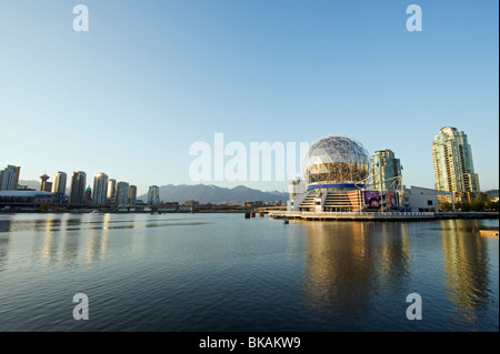 Telus il mondo della scienza su False Creek Vancouver British Columbia Canada Foto Stock