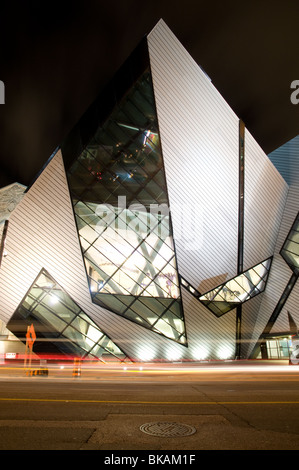 Tempo di notte vista del Royal Ontario Museum (RM), Toronto, Canada Foto Stock