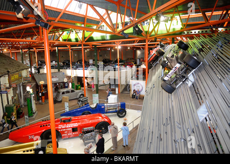 Interno di Beaulieu National Motor Museum, Brockenhurst, Hampshire, Gran Bretagna. Foto Stock