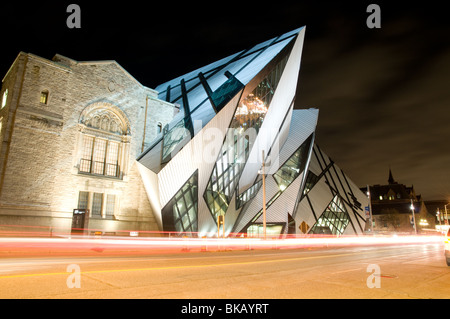 Tempo di notte vista del Royal Ontario Museum (RM), Toronto, Canada Foto Stock