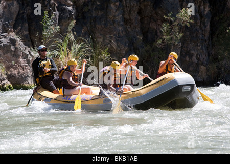 Rafting nel fiume Atuel in Valle Grande, San Rafael, Mendoza Foto Stock