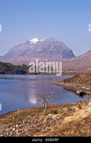 Famosa montagna Torridon Liathach da Loch Clair in Glen Torridon Highlands Scozzesi. Foto Stock