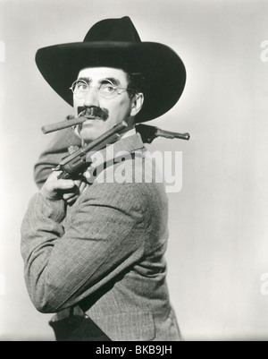 Piume di cavallo (1932) Fratelli Marx Groucho Marx HSFT 010P Foto Stock