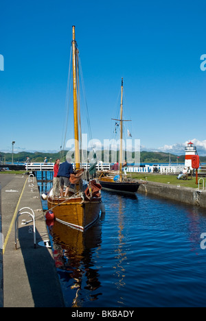 Yacht & barche in Crinan Canal a Crinan Argyll & BUte Scozia Scotland Foto Stock