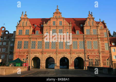 Il cancello verde (ex residenza del re polacco) nel XVI secolo in stile manierista a Gdansk, Polonia Foto Stock