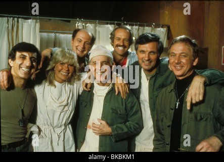 M.A.S.H. (TV) MASH (ALT) LORETTA SWIT, David Ogden Stiers, Mike Farrell, ALAN ALDA MTV 020 Foto Stock