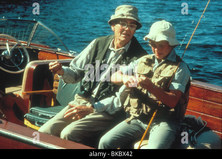 Sul GOLDEN POND (1981) Henry Fonda, DOUG MCKEON OGP 008 ITC SOLO DEGLI ELENCHI Foto Stock