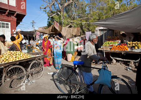 Mercato della frutta. Bikaner. Il Rajasthan. India Foto Stock