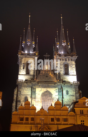 La chiesa di Nostra Signora di Týn, Old Town Hall Square, Praga, Repubblica Ceca Foto Stock