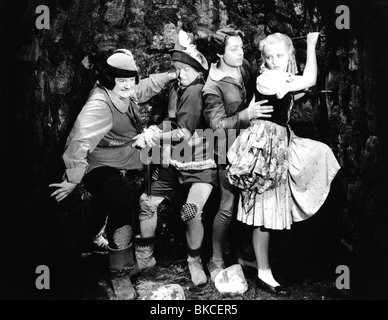 BABES IN TOYLAND (1934) Stan Laurel e Oliver Hardy, Laurel e Hardy BBIT 001P Foto Stock