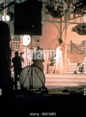 Le riprese di produzione (ALT) ubicazione (ALT) dietro le quinte (ALT) SUL SET (ALT) O/S "My Fair Lady" (1964) con Audrey Hepburn FILM Foto Stock