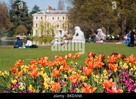 'Museum n. 1' a Kew alloggiamento delle piante e la gente mostra Foto Stock