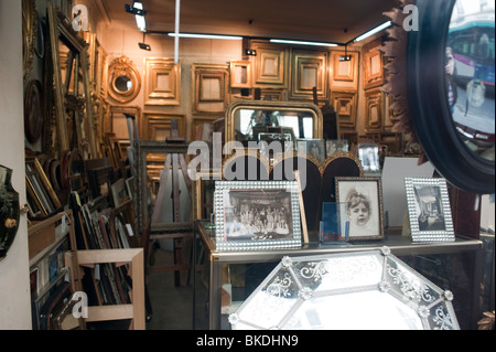 Picture Framing Store nel quartiere Latino, "Paris American Art", Store, interni di vetrine, cornici vintage Foto Stock