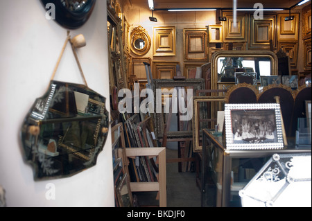 Incorniciatura di disegni Store nel Quartiere Latino, Parigi-American Art', Foto Stock