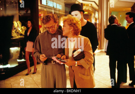 Scene da un centro commerciale (1991) WOODY ALLEN, Bette Midler SFM 001 Foto Stock