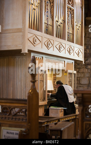 Organo da chiesa organista musica lettore musicale organi culto religioso adorare la religione strumento musicale grandi Foto Stock