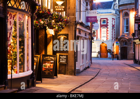 Guardando da Stonegate verso Mansion House York Yorkshire Regno Unito Foto Stock