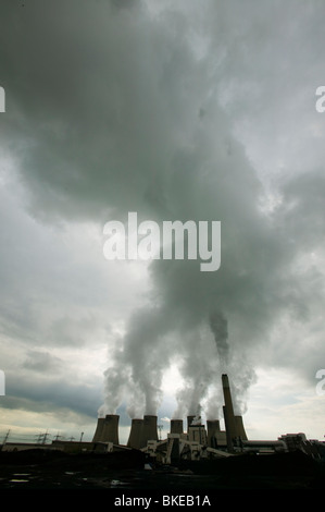 Ratcliffe su Soar un massiccio del carbone powered power station nel NOTTINGHAMSHIRE REGNO UNITO, responsabile di enormi emissioni di biossido di carbonio Foto Stock