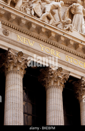 Dettagli sul New York Stock Exchange Building in Lower Manhattan, New York City USA Foto Stock