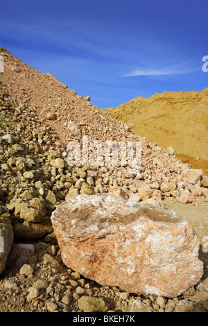 Cava di sabbia tumuli di svariate costruzioni sands colore Foto Stock