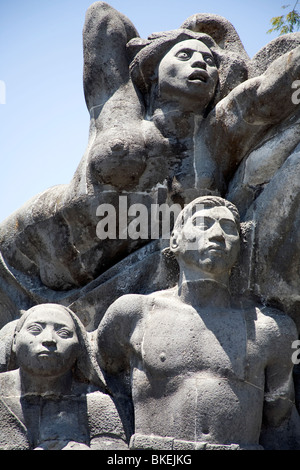 Monumento a la Libertad, Monumento alla Libertà nel cortile del Museo de Arte de El Salvador, Marte, San Salvador Foto Stock