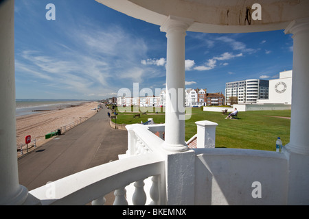 Vista di Bexhill lungomare da De La Warr Pavilion Foto Stock