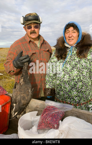 Inuit cacciatori-raccoglitori Shishmaref su una piccola isola tra Alaska e Siberia nel mare Chukchi è casa di circa 600 inuit Foto Stock