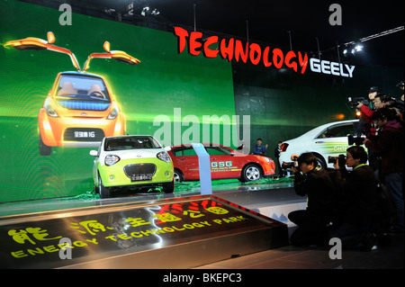Geely Automobile Holdings Ltd. veicoli sono visualizzati presso il Beijing Auto Show di Beijing in Cina. 23-Apr-2010 Foto Stock
