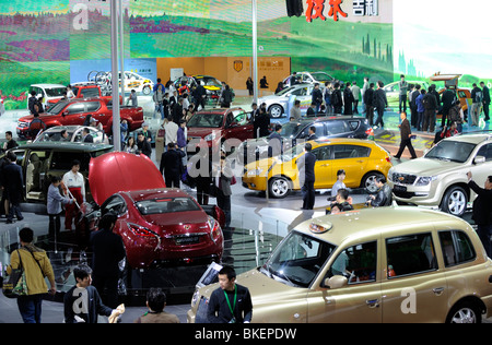 Geely Automobile Holdings Ltd. veicoli sono visualizzati presso il Beijing Auto Show di Beijing in Cina. 23-Apr-2010 Foto Stock
