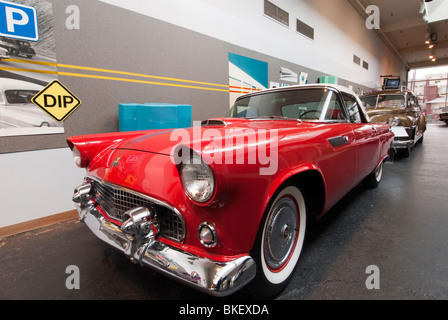 1955 Ford Thunderbird 40A Cabrio coupe, Museo Nazionale dell'Automobile, Reno, Nevada. Foto Stock